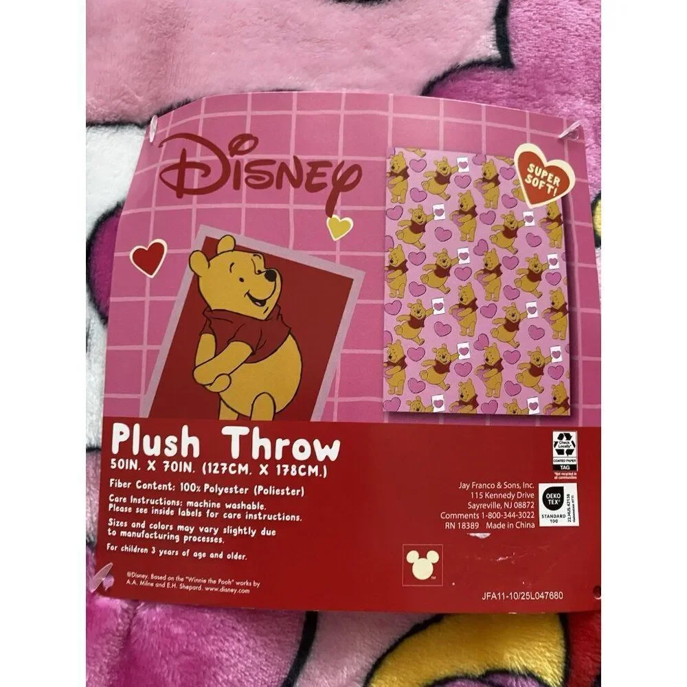 Disney Winnie The Pooh Hugging Hearts Valentines Blanket Soft Throw 50 X 70” NEW